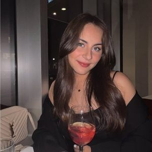 Meet your Posher, Anna